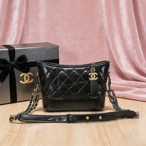 <AUTHENTIC>Chanel Gabrielle Hobo Small Bag in Black